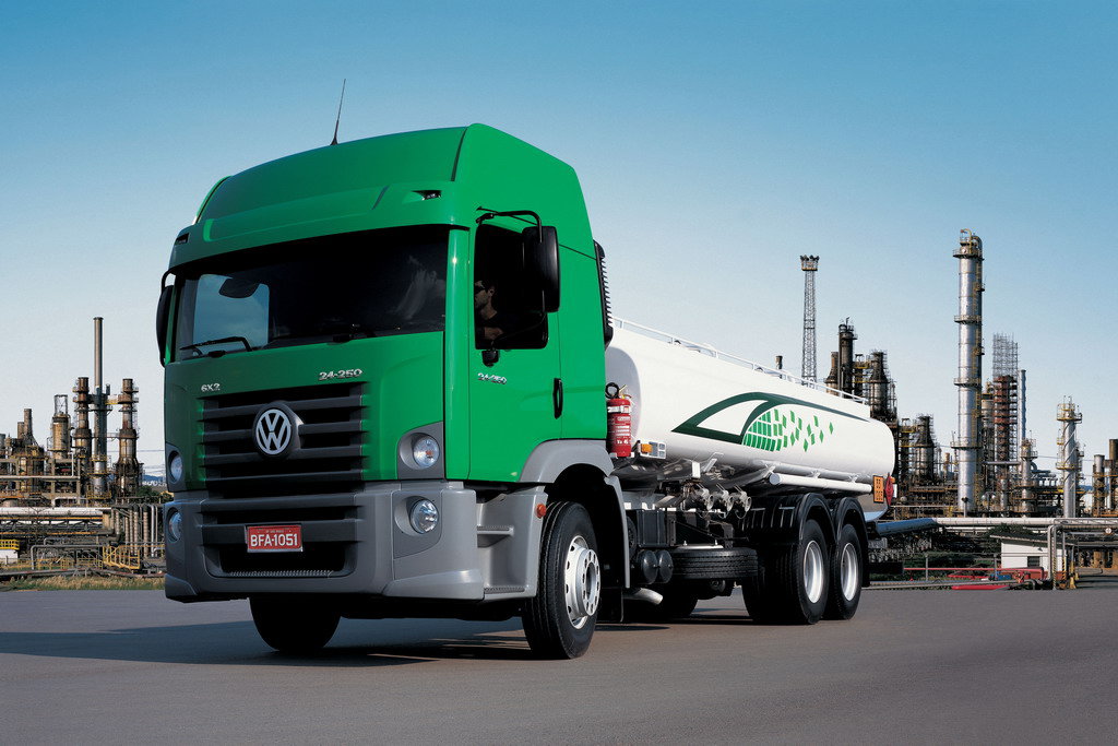 Volkswagen Constellation 24.250