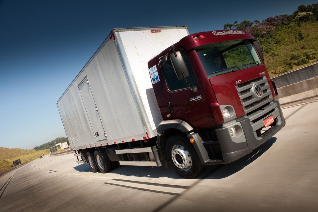 Volkswagen Constellation 24.280