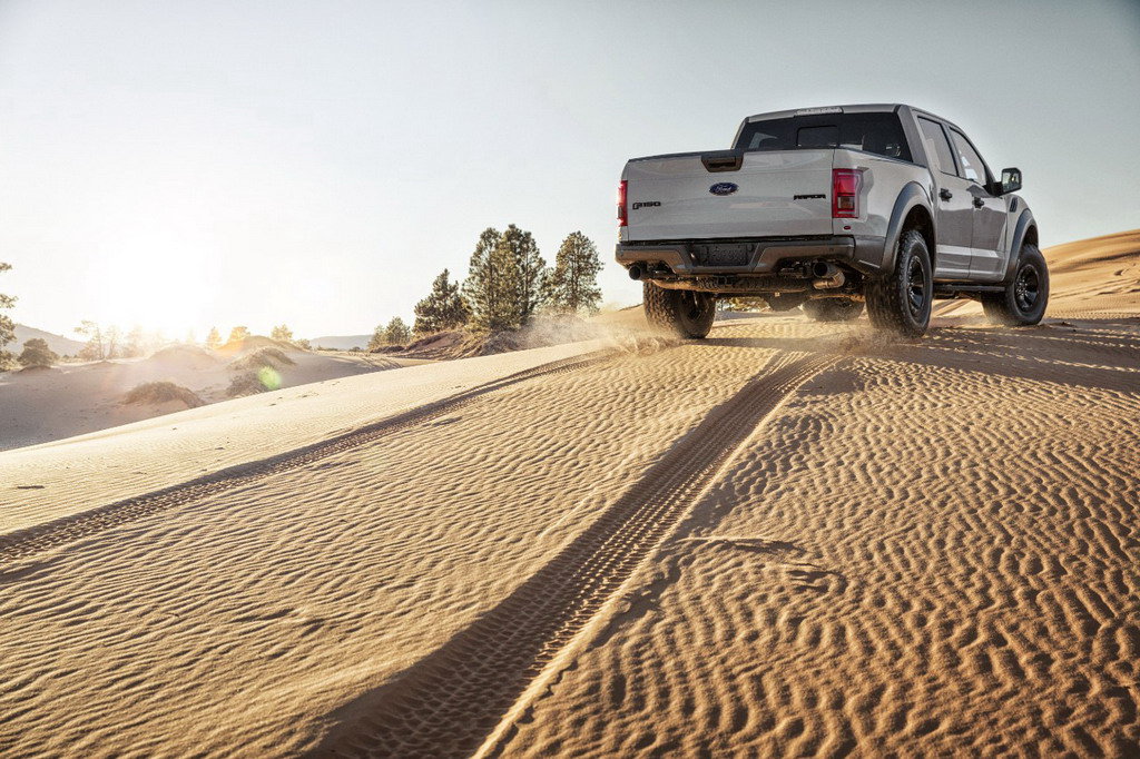 Ford F-150 Raptor SuperCrew