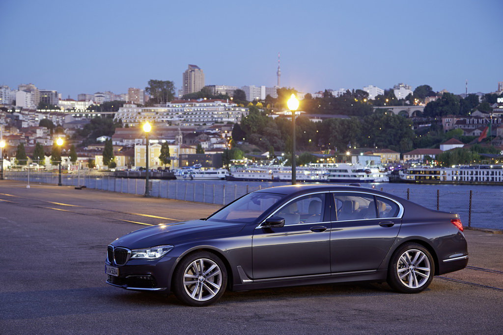 Претендент на «Автомобиль года в Украине 2016» в бизнес- и люкс-классе: BMW 7-серии