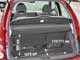Nissan Micra. Судя по внешности, в пятиместном варианте багажник Micra должен быть небольшим. На самом деле сдвигающийся на 20 см задний диван позволяет увеличить багажник с 237 до 371 л.