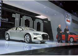 Audi Sportback Concept – предвестник серийного седана-купе A7. Прототип оснащен 3,0-литровым 225-сильным турбодизелем.