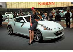 Nissan 370Z – с новым дизайном и мощным 3,7-литровым V6 (331 л. с.).