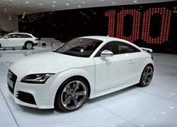 В активе Audi TT RS – 5-цилиндровый мотор в 340 л. с., полный привод и 6-ступенчатая МКП.