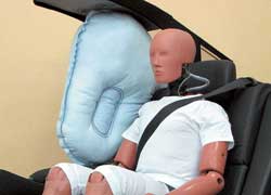 Первую в мире центральную подушку безопасности для задних пассажиров разработали в компании Toyota.