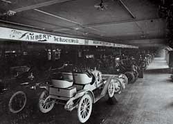 Автомобили Lambert на выставке в 1908 году.