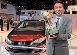 Серийная водородная Honda FCX Clarity получила титул «Зеленый автомобиль 2009» (World Green Car 2009).