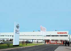 В Санкт-Петербурге открылся авто-сборочный завод компании Nissan мощностью 50 тысяч автомобилей в год.