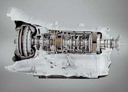 Для экономии топлива восемь ступеней «автомата» обеспечивают работу двигателя в более узком диапазоне оборотов, а в блокируемом гидротрансформаторе практически исключены потери энергии на гидравлическое трение.