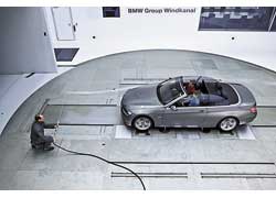 В одном тоннеле контролируется аэродинамика автомобиля в масшатабе 1:1, а в другом испытывают еще и уменьшенные макеты и отдельные детали автомобиля. 