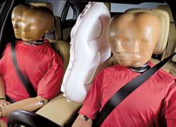 Водитель и пассажир также могут травмировать друг друга, поэтому скоро и между ними поставят подушку безопасности.
