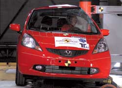Honda Jazz в краш-тесте по новой, ужесточенной методике EuroNCAP заработал максимум – 5 звезд.