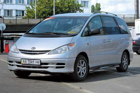 Toyota Previa 2000–2006 г. в. от $17 000 до $28 000 