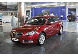 До приезда в Украину Opel Insignia уже успела получить не один десяток наград в Европе. За титулованность придется заплатить: от 244200 грн. за 1,6-литровую версию (115 л. с.).