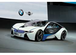 Одним из самых эффектных концепткаров IAA’2009 стал футуристический BMW Vision с полноприводной трансмиссией и гибридной силовой установкой.