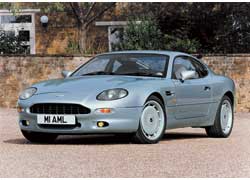 Именно Aston Martin DB7 принес Яну Каллуму всемирную известность. В дальнейшем идеи облика этой машины будут проявляться и в других работах шотландца. 