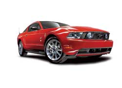 Подарком поклонникам культового Mustang стала 412-сильная 5,0-литровая версия GT с мотором V8.