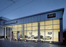 Официальная дилерская сеть автомобилей Audi пополнилась новым фирменным автосалоном в Одессе.