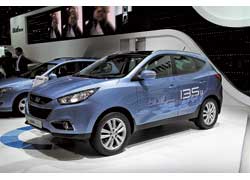 Hyundai ix35 blue отправится в серию в конце нынешнего года. Его выбросы СО2 не превышают 135 г/км.