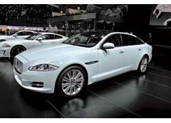 510-сильному XJ S/C на разгон до первой «сотни» требуется всего 4,7 секунды.