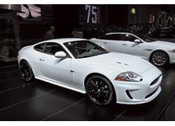 Купе XKR Speed Pack отличается перенастроенной электроникой мотора и трансмиссии.