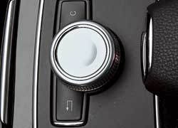  Джойстик  управления системой Соmmand в нашем Mercedes отвечает только за аудиосистему.