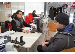 Прием клиентов СТО дилерского пункта проводится в&nbsp;автосалоне.