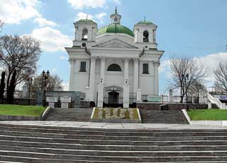Римо-католический костел Иоанна Крестителя (1812 г.) на Замковой горе. Возведен на месте церкви, давшей название городу.