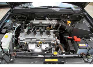 Двигатель для Elantra XD предложен один, а вот коробки две – 5-ступенчатая «механика» и 4-ступенчатый «автомат».