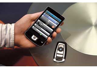 В будущем многофункциональный ключ-брелок можно будет использовать для получения информации о местоположении машины, ее техническом состоянии, а также расплачиваться за услуги вместо кредитной карточки на парковке или в магазине.