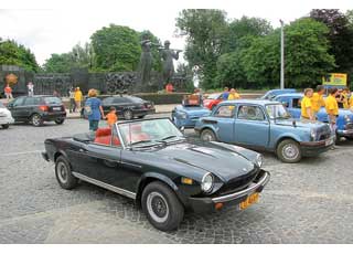 Малый «Хрустальный Лев» увезли в Польшу члены Люблинского автоклуба Малгожата и Гжегож Собони, выступавшие на Fiat 124 Spider.
