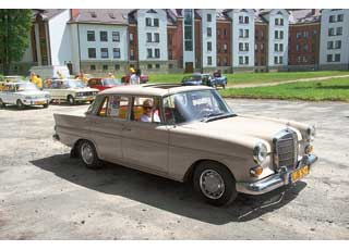 Такой Mercedes-Benz 200D (W110) выпускался всего три года – с 1965-го по 1968-й.