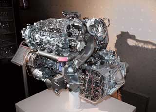 Трехлитровый V-образный двигатель Nissan