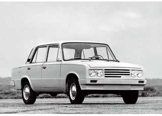 В 1976-м немцы предложили свой вариант «рестайлинга» модели ВАЗ-2103, удалив с нее хром и заменив металлические бамперы пластиковыми аэродинамической формы.
