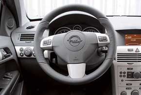 Возможны неисправности airbag водителя, о чем информирует индикатор на щитке приборов. 