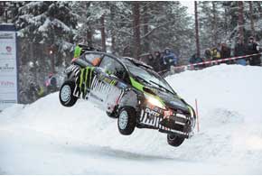 Кен Блок отметился рекордным для этапа WRC в Швеции 37-метровым прыжком на «Трамплине Колина», за что получил спецприз.   