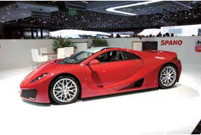 Испанский суперкар GTA Spano оснащен 8,3-литровым V10 мощностью 820 л. с. и способен, по заявлению авторов проекта, разгоняться до 350 км/ч.