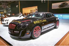 За рулем этого Bentley Supersports Convertible Юха Канккунен установил рекорд скорости на ледяной трассе – 330,695 км/ч.