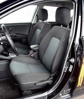 Сиденья практически плоские и единственные среди тестируемых авто не оснащены обогревом. 