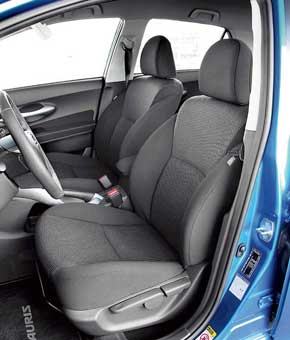 Подушки сидений Toyota Auris как впереди, так и сзади самые короткие в семерке авто. 