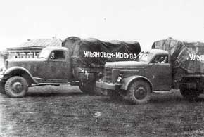 1943 г. Первым на «УАЗе» был разработан 3,5-тонный дизельный УльЗИС-253 (справа).