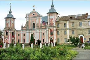 Костел миссионеров Святого Иосифа считается самым ярким примером архитектуры барокко на Волыни.