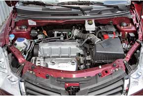 Тяга 1,5-литрового мотора, отвечающего нормам Евро-4, в паре с 5-ступенчатой КП хорошо ощущается на  высоких оборотах.