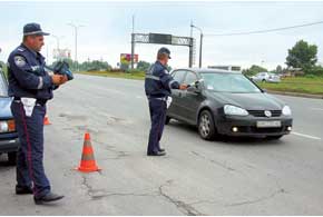 Изменениями в Законе Украины «О милиции» задекларировано 12 поводов для остановки транспортного средства работниками Госавтоинспекции. 