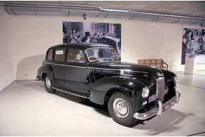 Mercedes-Benz Nurburg 500 Кайзера Вильгельма II соседствует в коллекции с Humber Pulman сэра Уинстона Черчилля.