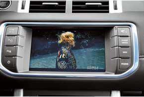 Сенсорный 8-дюймовый дисплей может оснащаться функцией двойного изображения Dual View. Таким образом, водитель и передний пассажир могут видеть разные изображения.