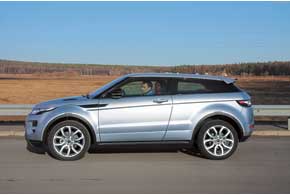 Версия Coupe на 10 мм короче и на 30 мм ниже, чем 5-дверный Range Rover Evoque.