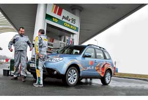 Subaru Forester с экипажем в составе Андрея Сидоренко и Геннадия Мазепы