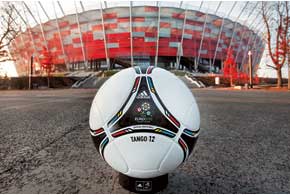 Официальный мяч Евро-2012 впервые был представлен публике в Киеве в начале декабря прошлого года. Производителем уже одиннадцатого по счету мяча для Чемпионатов Европы стала фирма Adidas. 