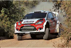 Заняв второе место в Португалии, Евгений Новиков в возрасте  21 года 6 месяцев и 12 дней стал самым молодым призером в истории WRC.   